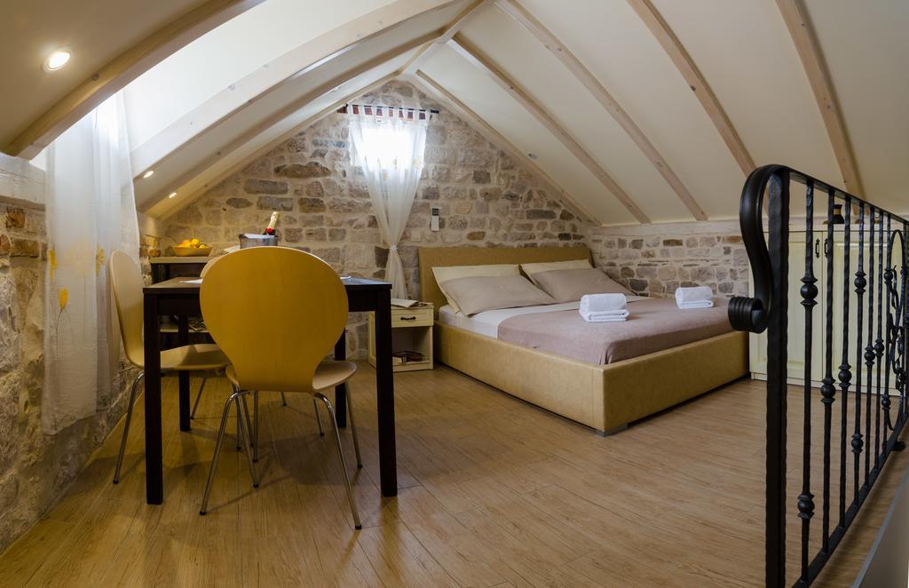 Apartments Kaja トロギール 部屋 写真