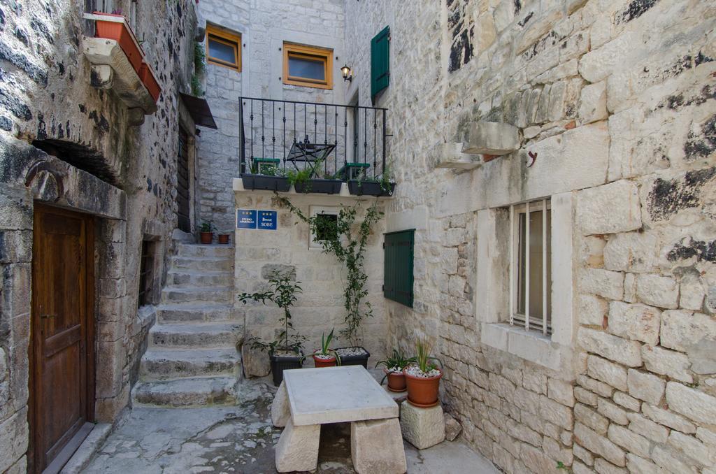 Apartments Kaja トロギール 部屋 写真