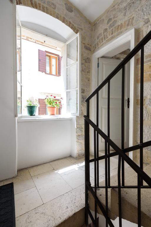 Apartments Kaja トロギール エクステリア 写真