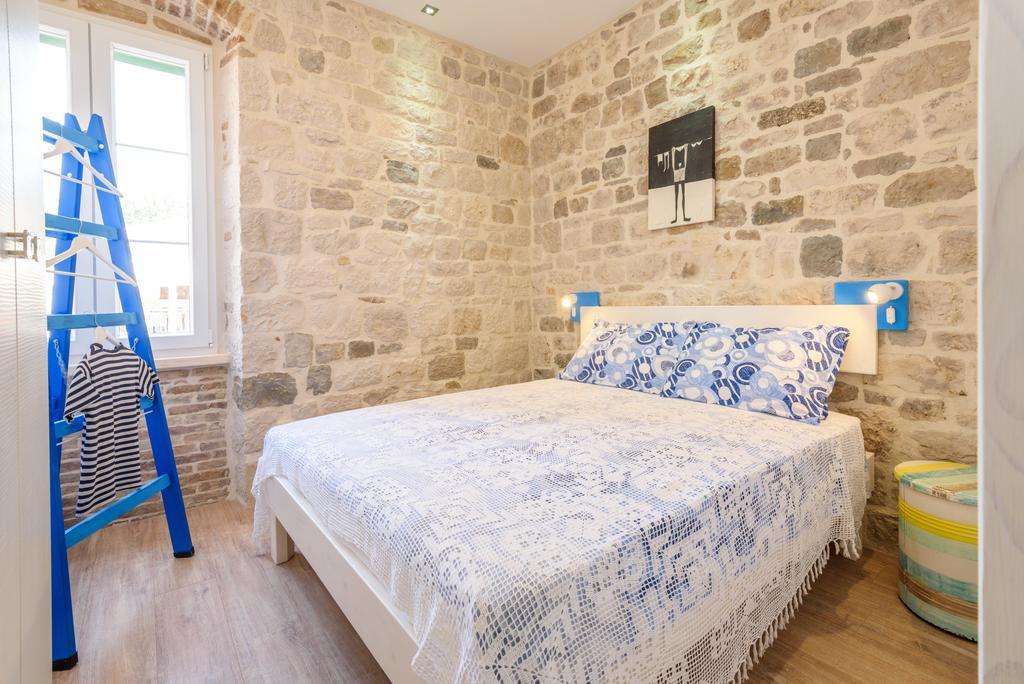 Apartments Kaja トロギール エクステリア 写真